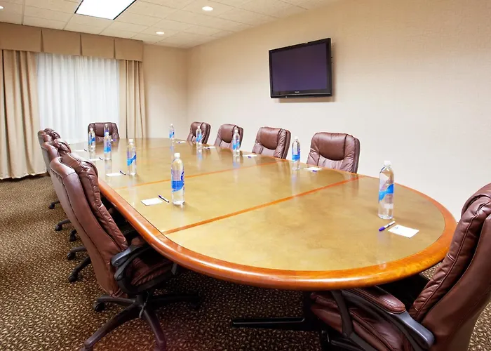 Holiday Inn Express Hotel & Suites Howell By Ihg